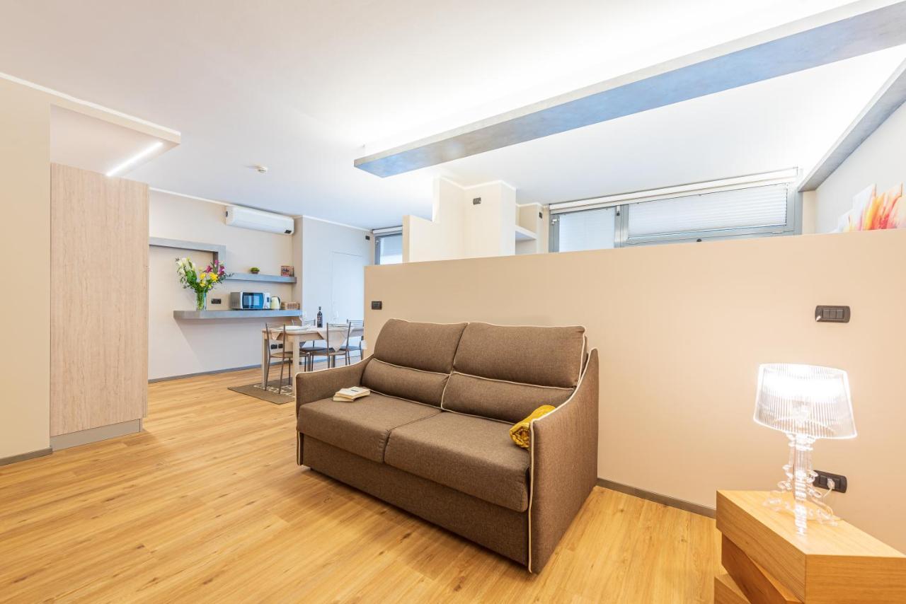 Room 176, Alba Town Bagian luar foto