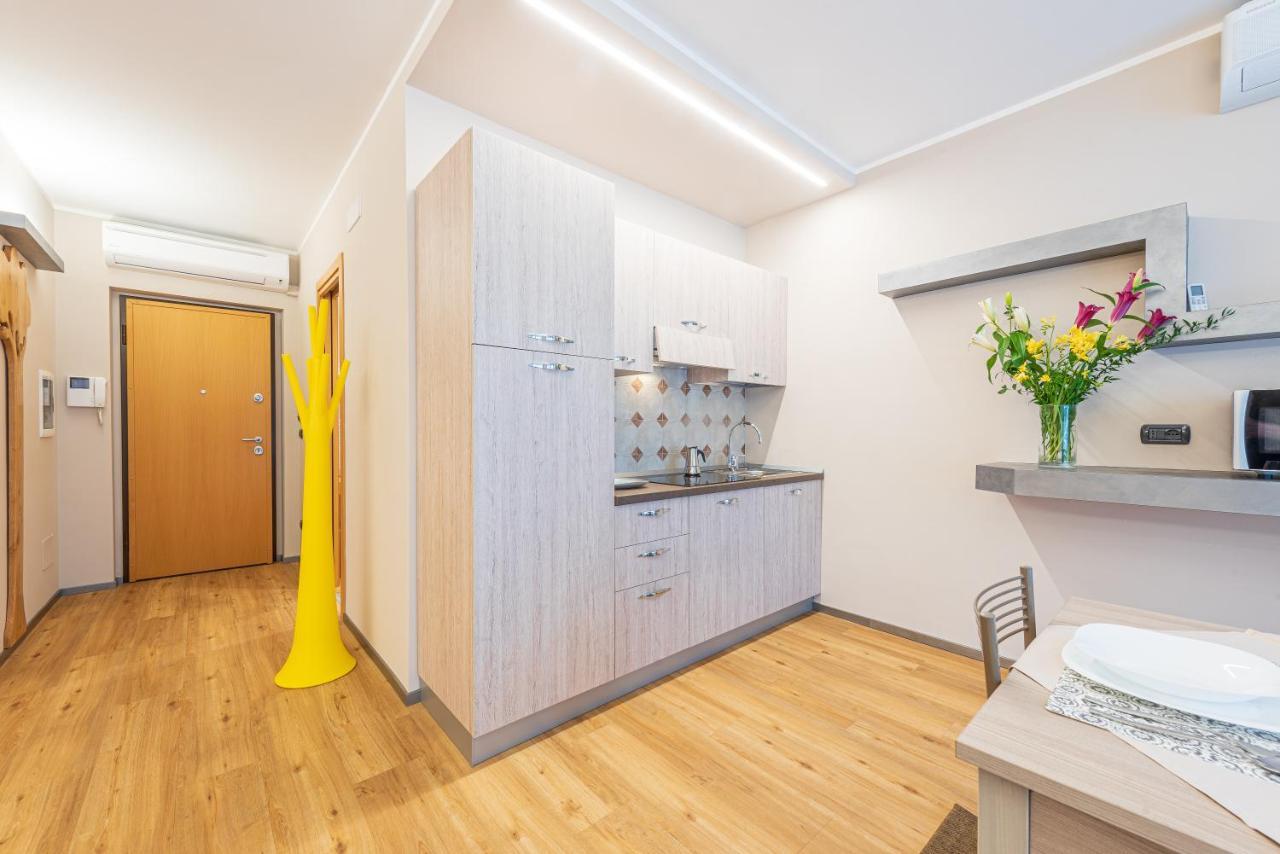 Room 176, Alba Town Bagian luar foto