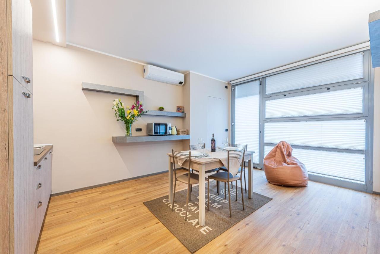 Room 176, Alba Town Bagian luar foto
